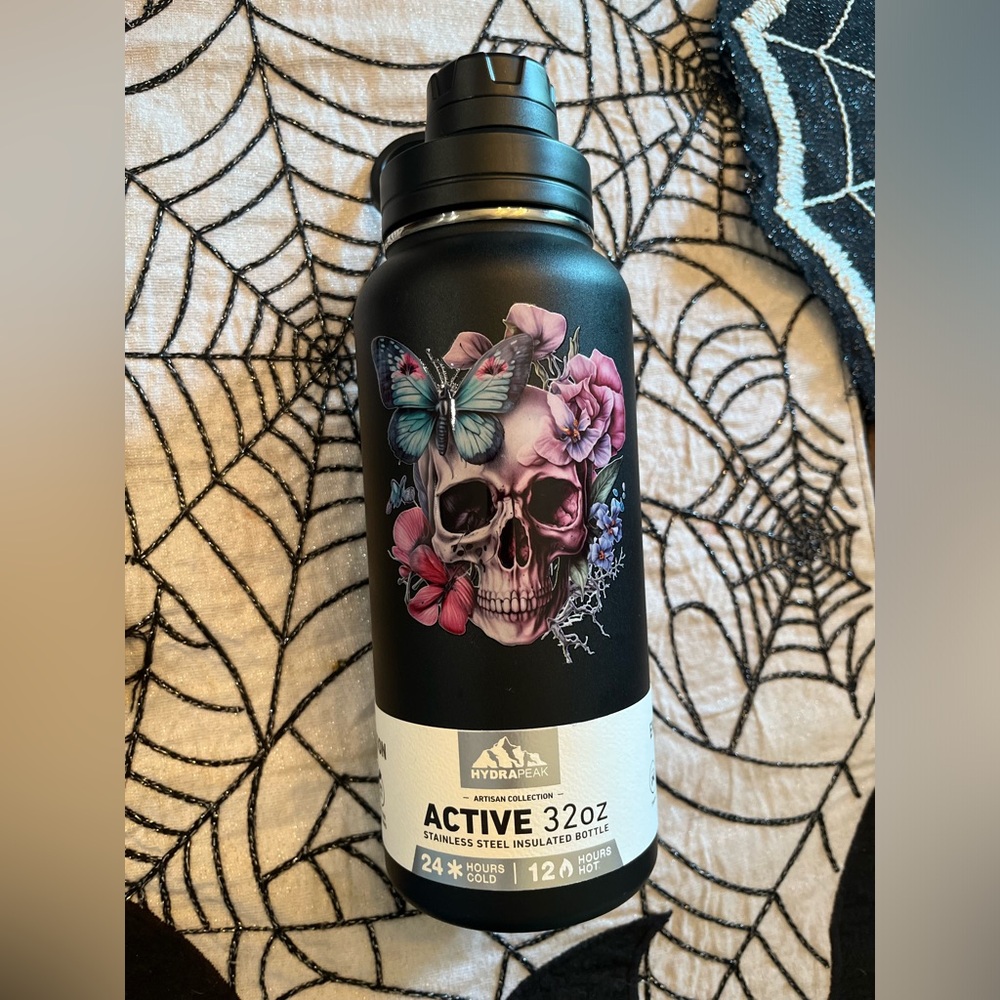 32oz limited edition Hydrapeak skull thermos. Halloween 2024. Rare.